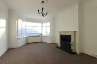 71 Colne Road, photo 3