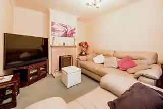 71 Horndon Road, photo 3