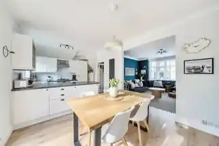 71 Leopold Road, photo 3