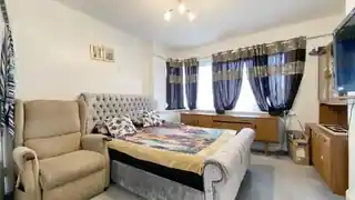 71 Mansfield Drive, photo 3