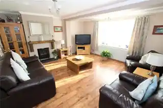 71 Oakley Park, photo 2