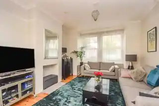 71 Oxford Avenue, photo 3