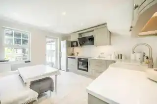 71 Park Crescent, photo 2