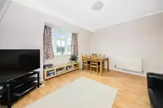 71 Prince Henry Road, photo 3