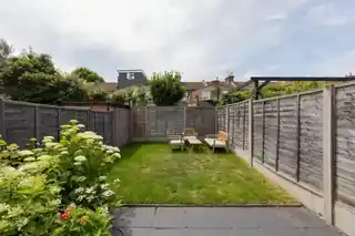 71 Selby Road, photo 4