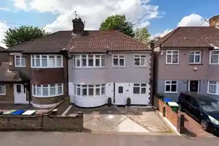 71 Selsey Crescent, photo 2