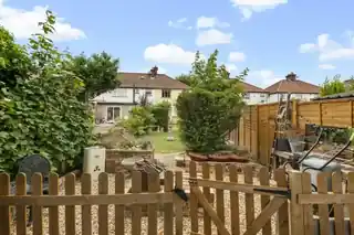 71 Wimborne Avenue, photo 3