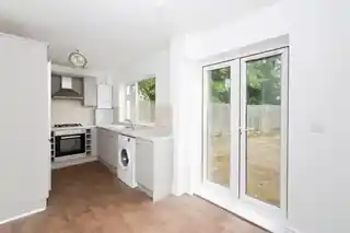 71A Keir Hardie Way, photo 3