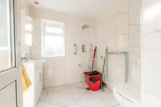 72 Catherine Gardens, photo 4