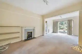 72 Chaldon Way, photo 2