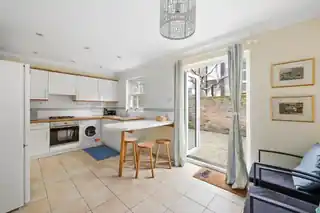 72 Chenies Mews, photo 3