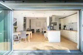 72 Danecroft Road, photo 3