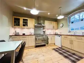 72 Harfield Gardens, photo 3