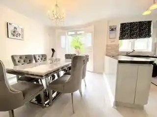 72 Havering Gardens, photo 3
