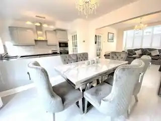 72 Havering Gardens, photo 2