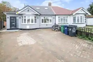 72 Islip Gardens, photo 2