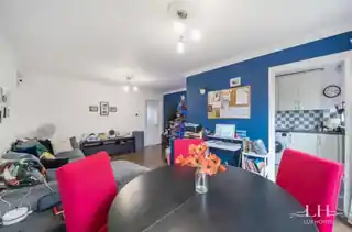 72 Manston Way, photo 4