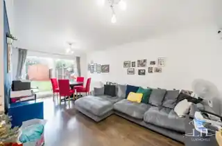 72 Manston Way, photo 3