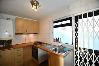 72 Middleham Road, photo 3