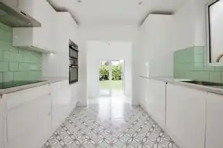 72 Poynter Road, photo 4
