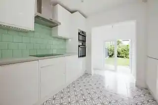 72 Poynter Road, photo 2