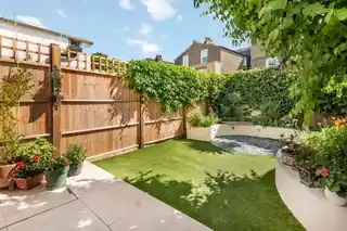 72 St Albans Avenue, photo 3