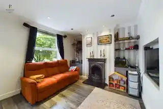 72 Titchfield Road, photo 2