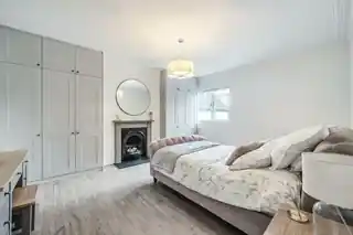 72B St Johns Park, photo 3