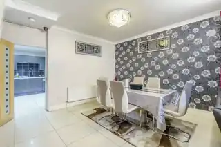 72C Victoria Road, photo 3