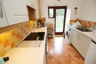 73 Burnham Drive, photo 4