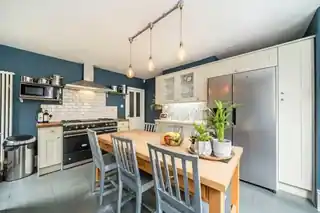 73 Elliscombe Road, photo 3