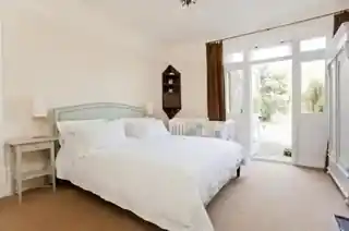 73 Ferme Park Road, photo 4