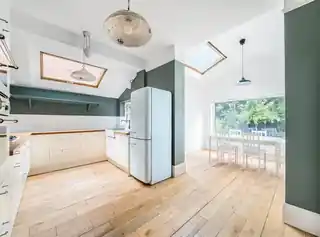 73 Larch Road, photo 2