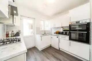 73 Layfield Crescent, photo 4