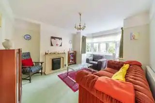 74 Biggin Hill, photo 2