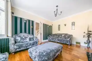 74 Bridgen Road, photo 4