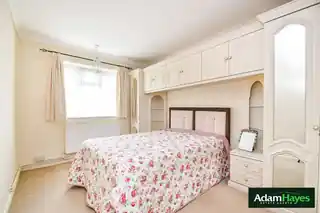 74 Elmshurst Crescent, photo 4
