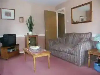 74 Wedmore Gardens, photo 2