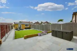 74 Wingletye Lane, photo 4