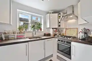 74B Portnall Road, photo 2