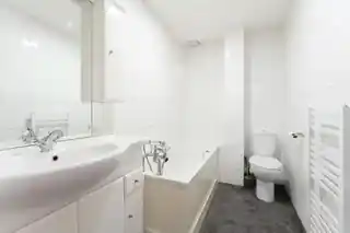 74D Worcester Road, photo 4
