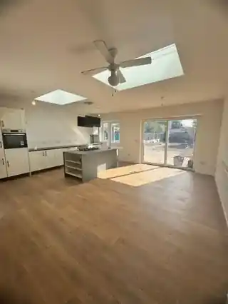 75 Beverley Drive, photo 2
