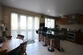 75 Chalfont Avenue, photo 3