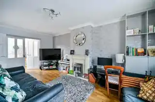 75 Fortescue Avenue, photo 2