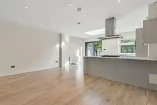 75 Raleigh Road, photo 2