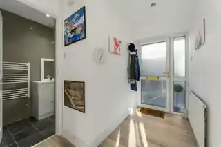 75 St Lukes Close, photo 4