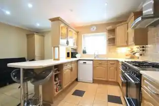 75 Thorncliffe Road, photo 2