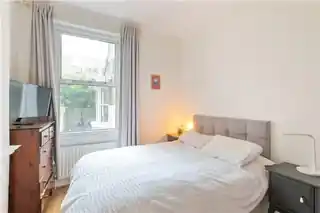 75 Tradescant Road, photo 4