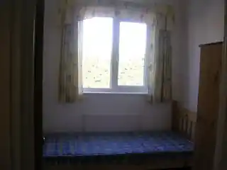 75A Horns Road, photo 4