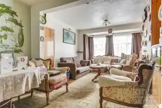 76 Albany Park Avenue, photo 2